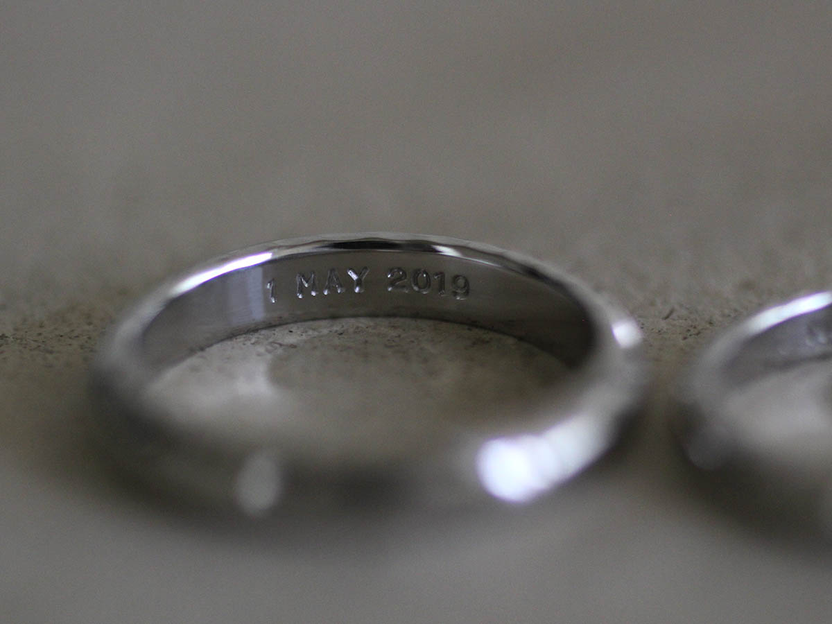 ハンドメイドの結婚指輪の刻印
