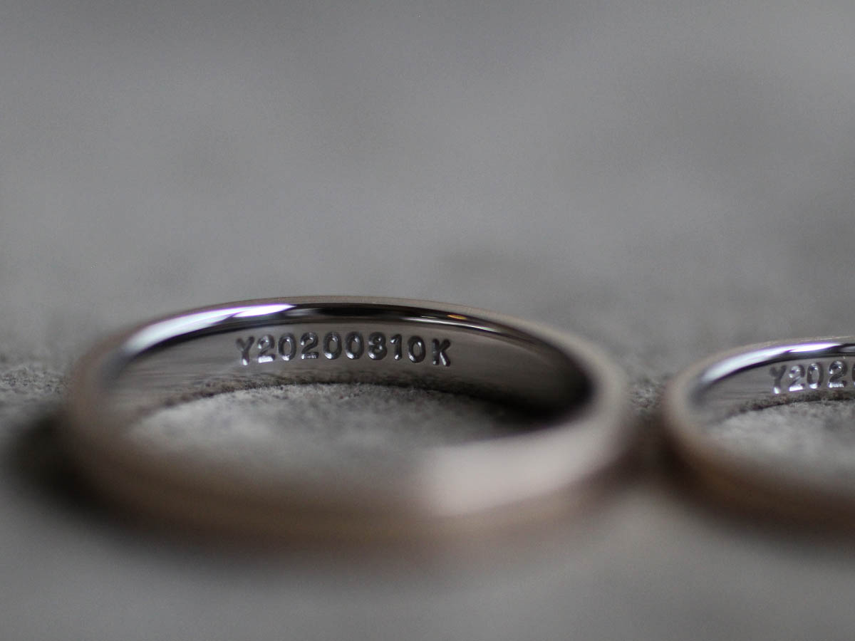 手打ちで打刻した結婚指輪の刻印